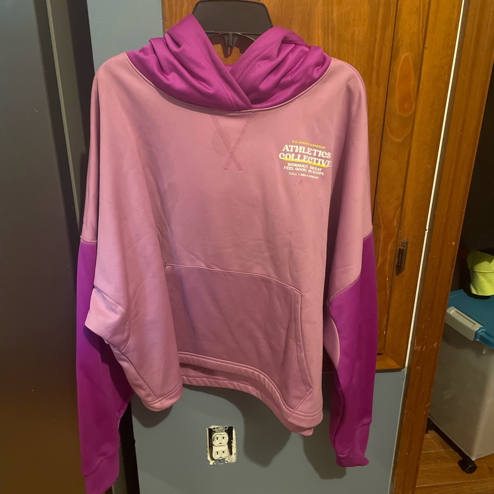 Women’s UnderArmor XL cropped Hoodie